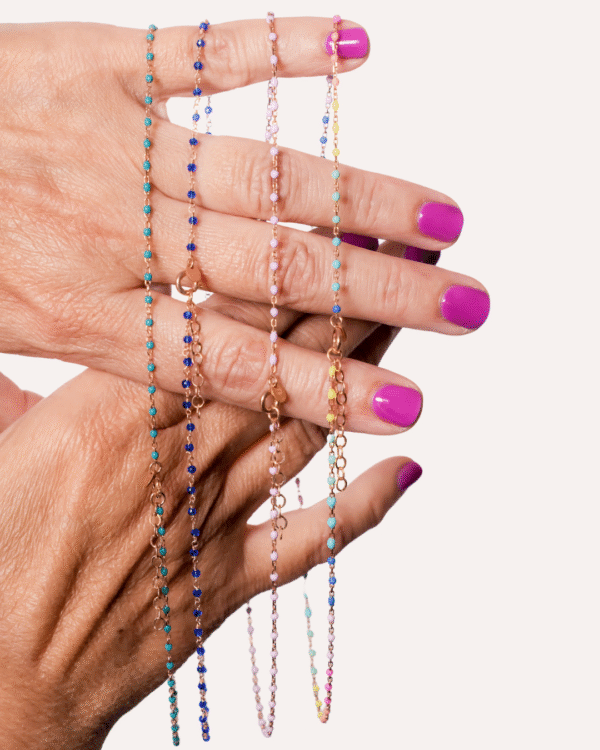 COLLANA CON PERLINE SMALTATE LILLA - immagine 2